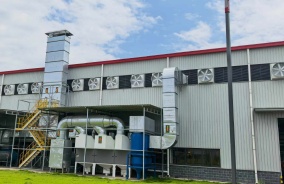 钢结构厂房批量安装负压风机投入使用